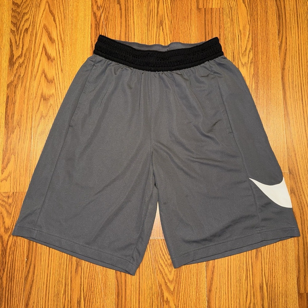 Nike Men's Big Swoosh Basketball Shorts Size Small Gray Dri-Fit Style DN4010-068